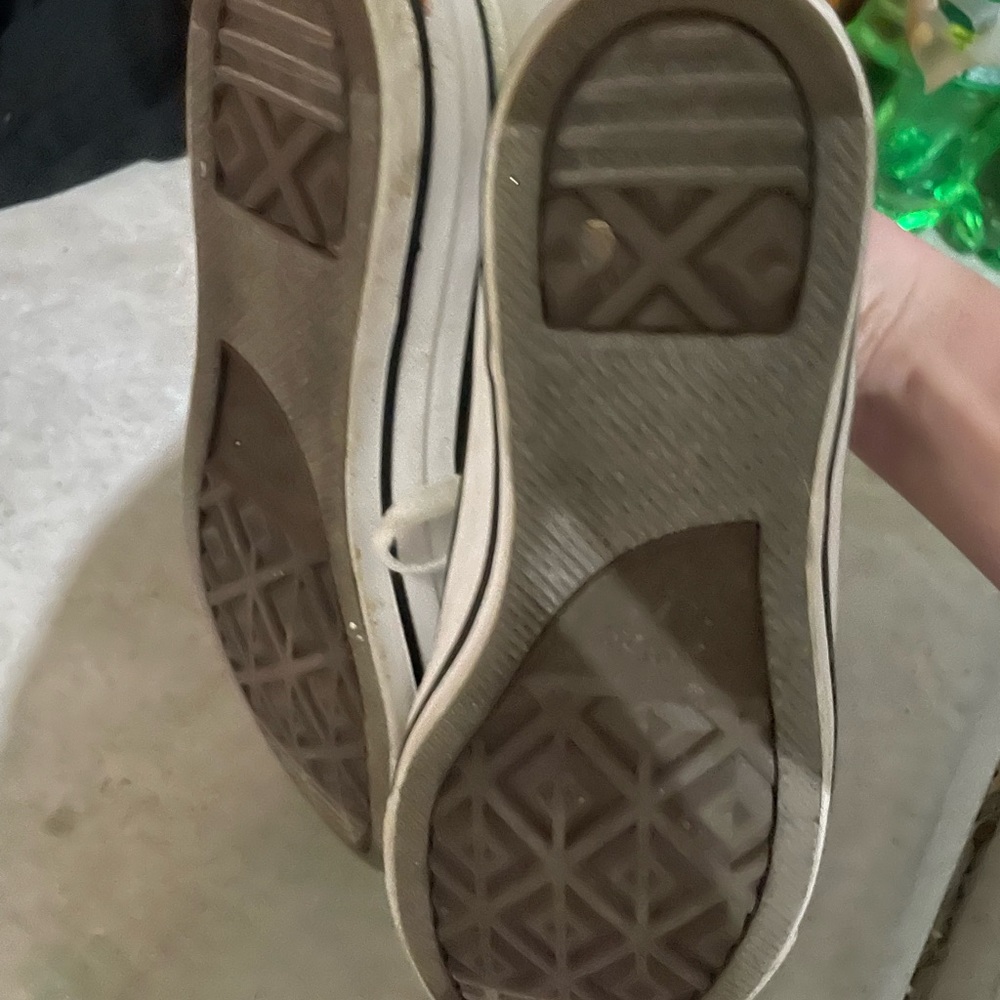 Off white Converse